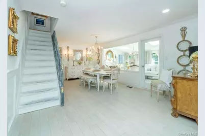 9 Robert Road, Glen Cove, NY 11542 - Photo 8
