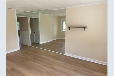 301 Jackson, Syosset, NY 11791 - Photo 2