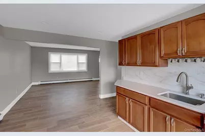 295 Bergen Avenue, West Babylon, NY 11704 - Photo 16