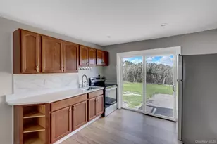 295 Bergen Ave, West Babylon, NY 11704 - Photo 14
