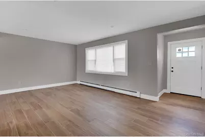 295 Bergen Avenue, West Babylon, NY 11704 - Photo 10