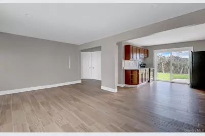 295 Bergen Avenue, West Babylon, NY 11704 - Photo 12