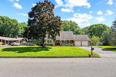 9 Charlemagne Drive, Nesconset, NY 11767 - Photo 32