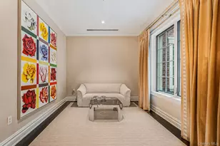 2000 Royal Ct, North Hills, NY 11040 - Photo 12