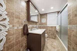 66 Caroline Ave, Franklin Square, NY 11010 - Photo 12