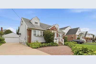 66 Caroline Avenue, Franklin Square, NY 11010 - Photo 2