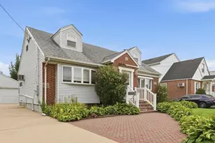 66 Caroline Ave, Franklin Square, NY 11010 - Photo 2