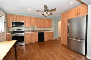 14 Milburn Rd, South Setauket, NY 11720 - Photo 8
