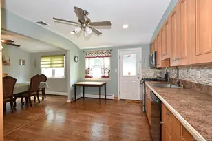 14 Milburn Rd, South Setauket, NY 11720 - Photo 10
