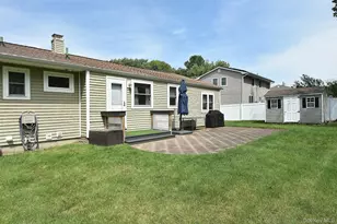 14 Milburn Rd, South Setauket, NY 11720 - Photo 28