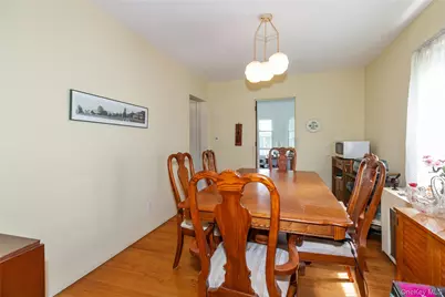 48 Saint Marks Place, Roslyn Heights, NY 11577 - Photo 12