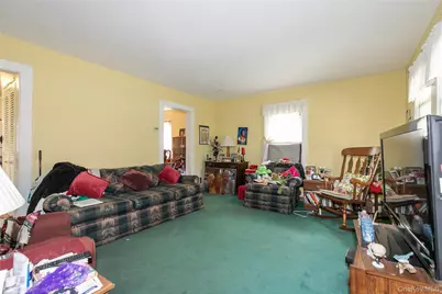 48 Saint Marks Place, Roslyn Heights, NY 11577 - Photo 8