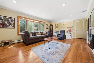 2650 Harvey Avenue, Oceanside, NY 11572 - Photo 2