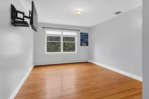 25 Pashen Pl, Dix Hills, NY 11746 - Photo 16
