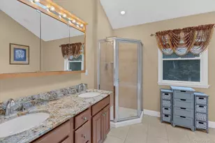 25 Pashen Pl, Dix Hills, NY 11746 - Photo 14