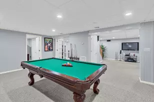 25 Pashen Pl, Dix Hills, NY 11746 - Photo 20