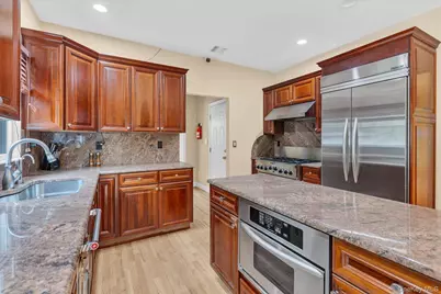 25 Pashen Place, Dix Hills, NY 11746 - Photo 8