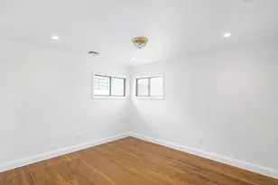 71 6th St, Hicksville, NY 11801 - Photo 12