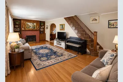 1055 Stanton Avenue, Woodmere, NY 11598 - Photo 4