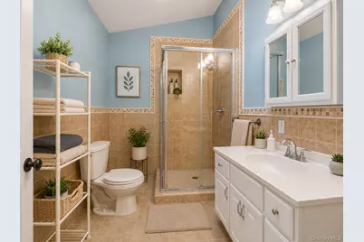 1055 Stanton Avenue, Woodmere, NY 11598 - Photo 16