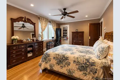 1055 Stanton Avenue, Woodmere, NY 11598 - Photo 12