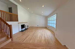 3 Stonewall Ln, Mamaroneck, NY 10543 - Photo 2