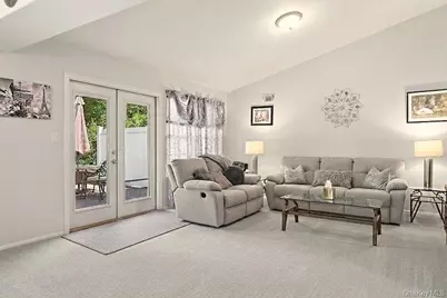 15 Glen Drive, Ridge, NY 11961 - Photo 8