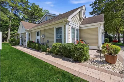 15 Glen Drive, Ridge, NY 11961 - Photo 2