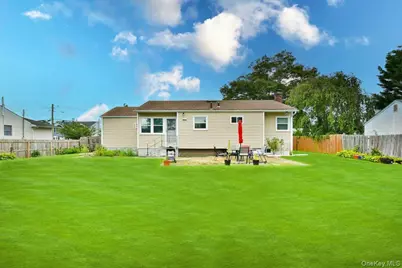 95 Jenkins Avenue, North Babylon, NY 11703 - Photo 24