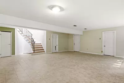 2 Cascade Court, Dix Hills, NY 11746 - Photo 20