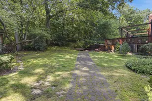 2 Cascade Ct, Dix Hills, NY 11746 - Photo 26