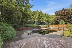 2 Cascade Ct, Dix Hills, NY 11746 - Photo 28