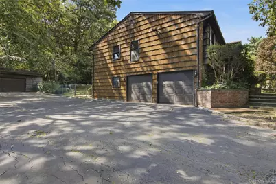 2 Cascade Court, Dix Hills, NY 11746 - Photo 4