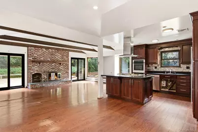 2 Cascade Court, Dix Hills, NY 11746 - Photo 10