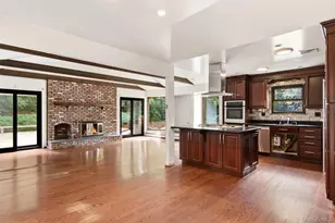 2 Cascade Ct, Dix Hills, NY 11746 - Photo 10