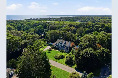 204 Melrose Parkway, Patchogue, NY 11772 - Photo 32