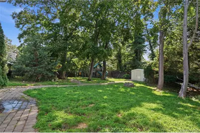 204 Melrose Parkway, Patchogue, NY 11772 - Photo 36