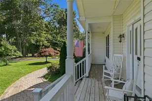 204 Melrose Pkwy, Patchogue, NY 11772 - Photo 4