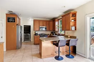 204 Melrose Pkwy, Patchogue, NY 11772 - Photo 12
