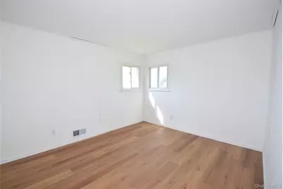 855 Surf Street, Lindenhurst, NY 11757 - Photo 12