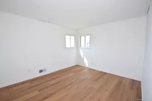 855 Surf St, Lindenhurst, NY 11757 - Photo 12