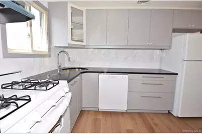 855 Surf Street, Lindenhurst, NY 11757 - Photo 6