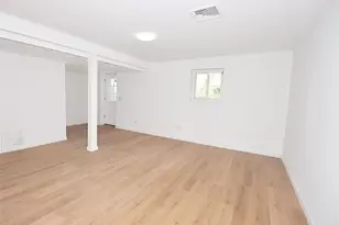 855 Surf St, Lindenhurst, NY 11757 - Photo 16