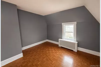 8755 114th Street #2nd fl, Richmond Hill, NY 11418 - Photo 12