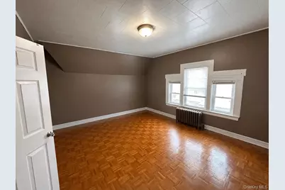8755 114th Street #2nd fl, Richmond Hill, NY 11418 - Photo 10
