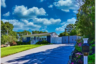 14 Kathy Street, Hampton Bays, NY 11946 - Photo 2