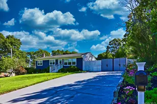 14 Kathy St, Hampton Bays, NY 11946 - Photo 2
