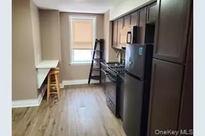 524 Merrick Road #2nd Fl, Lynbrook, NY 11563 - Photo 4