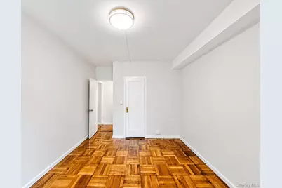 1569 Metropolitan Avenue #6I, Bronx, NY 10462 - Photo 10
