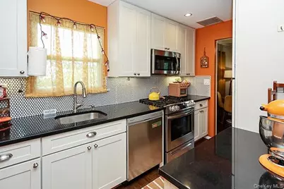 384 Michigan Avenue, Massapequa Park, NY 11762 - Photo 10